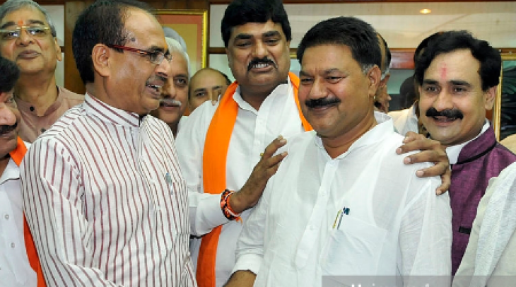 राकेश सिंह चतुर्वेदी को टिकट देने के पीछे बीजेपी का डर था या कोई कूटनीतिक चाल - फायदा कांग्रेस का या बसपा का? राकेश सिंह चतुर्वेदी को टिकट देने के पीछे बीजेपी का डर था या कोई कूटनीतिक चाल - फायदा कांग्रेस का या बसपा का?