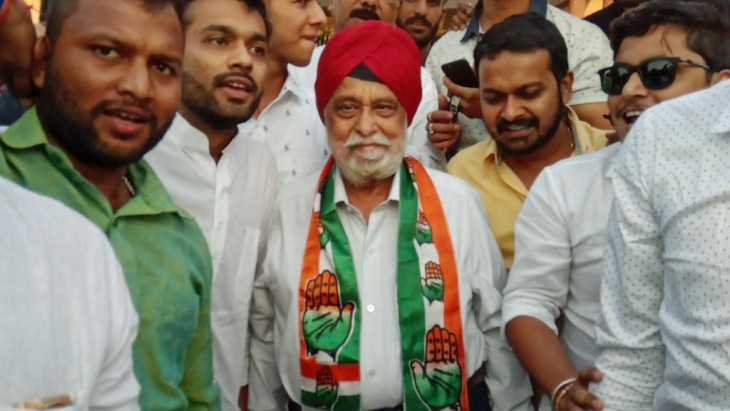 अपने नेताओं की बेरुखी से रो पड़ा कैबिनेट मंत्री रह चुका बीजेपी का यह बुजुर्ग नेता, अब कांग्रेस से चुनाव लड़ने का एलान अपने नेताओं की बेरुखी से रो पड़ा कैबिनेट मंत्री रह चुका बीजेपी का यह बुजुर्ग नेता, अब कांग्रेस से चुनाव लड़ने का एलान