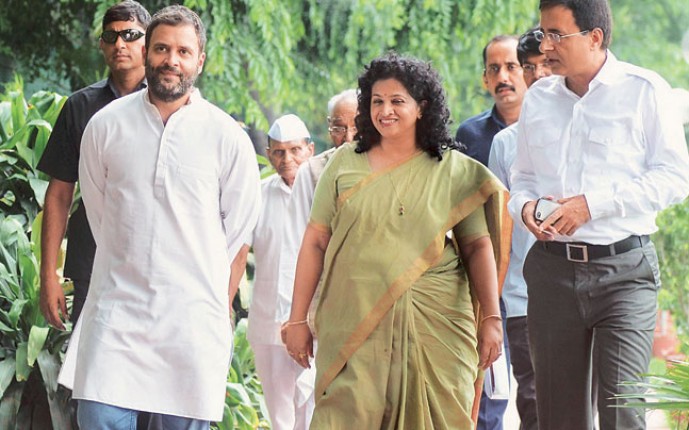 शीर्ष नेतृत्व को नकारना, अपमानित करना बीजेपी की पुरानी आदत - शोभा ओझा शीर्ष नेतृत्व को नकारना, अपमानित करना बीजेपी की पुरानी आदत - शोभा ओझा