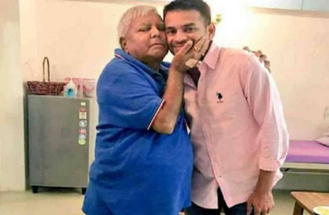 तेजप्रताप ने कहा ऐश्वर्या से शादी मर्ज़ी के खिलाफ - लालू भी तनाव में, शुगर-बीपी बढ़ा