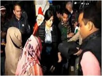 Ashok nagar Collector Manju Sharma distributed gifts to needy on Christmas