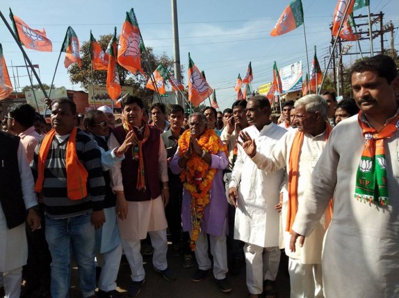 गुना में गोपीलाल जाटव फिर लहराएंगे भाजपा की जीत का परचम! गुना में गोपीलाल जाटव फिर लहराएंगे भाजपा की जीत का परचम!