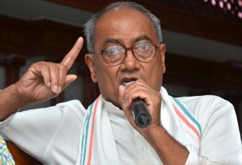 Digvijay Singh blames BJP of offering 100 Crore Rupees to an MLA