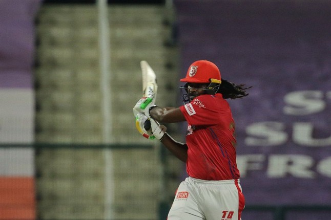 KXIP vs RR: पंजाब ने राजस्थान को दिया 186 रन का टारगेट, क्रिस गेल ने 99 रनों की तूफानी पारी खेली KXIP vs RR: पंजाब ने राजस्थान को दिया 186 रन का टारगेट, क्रिस गेल ने 99 रनों की तूफानी पारी खेली