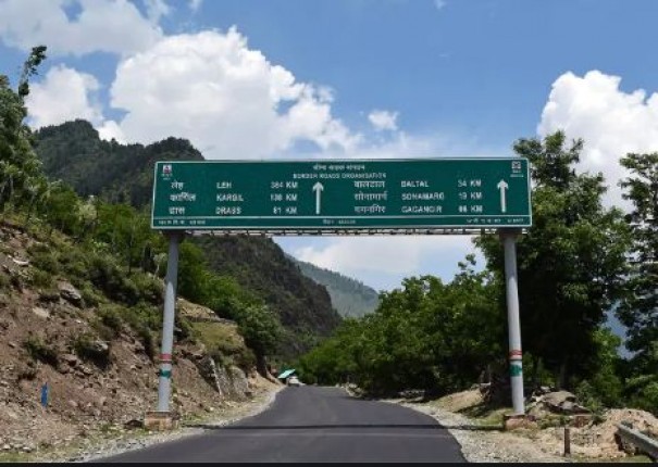 J&K: मोदी सरकार का अहम फैसला, अब जम्मू-कश्मीर और लद्दाख में कोई भी खरीद सकेगा जमीन