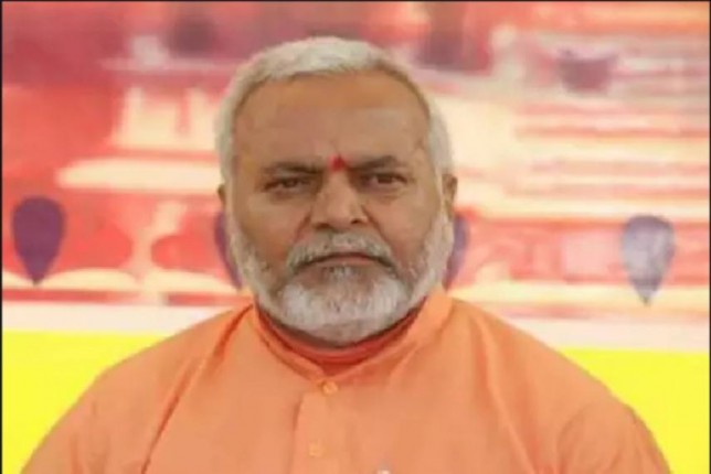 उत्तर प्रदेश : कानून की छात्रा ने भाजपा के पूर्व सांसद चिन्मयानंद पर लगाए यौन शोषण के आरोप वापस लिए उत्तर प्रदेश : कानून की छात्रा ने भाजपा के पूर्व सांसद चिन्मयानंद पर लगाए यौन शोषण के आरोप वापस लिए