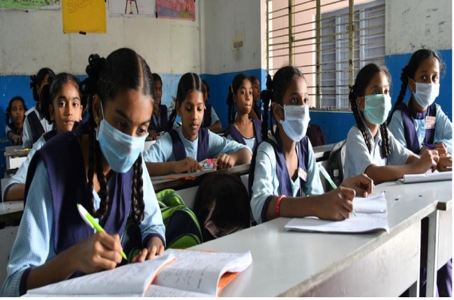 अनलॉक-5 देश में 15 अक्टूबर से खुल जाएंगे स्कूल, शिक्षा मंत्रालय ने जारी की गाइडलाइन
