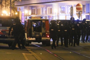 2 dead, 15 wounded in Vienna terror attack, authorities say