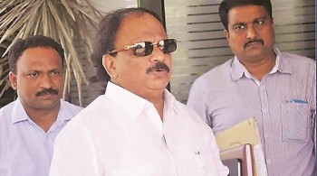 CBI raids residence of ex-Congress minister Roshan Baig arrested in IMA scam