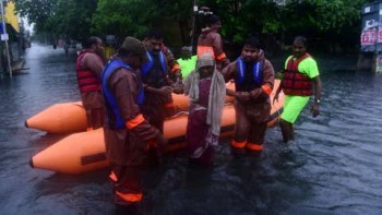 cyclone Prevention Tamil Nadu Moves Towards Coastal Areas Of Puducherry Jammu And Kashmir Snowfall