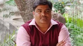 Delhi High Court stayed the Municipal Corporation decision to disqualify Tahir Hussain