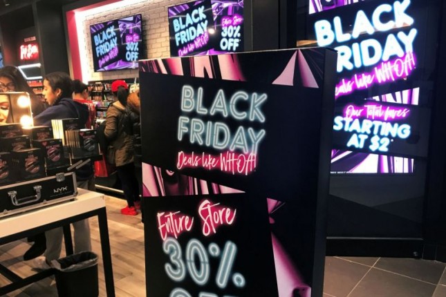 Black Friday Shopping Day: अमेरिका में ब्लैक फ्राइडे पर छायी मायूसी, ग्राहकों से ज्यादा दुकान-कर्मी