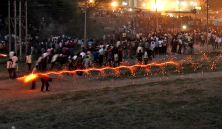 Hingot war: इंदौर में टूटी 200 साल पुरानी परंपरा, इस बार नहीं होगा हिंगोट युद्ध, दो गांव के लोग बरसते हैं आग के गोले