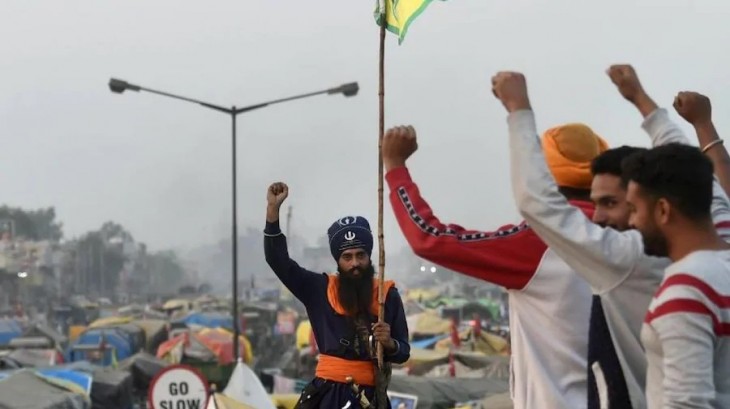 Farmers Protest: किसान आंदोलन का आज 17वां दिन, किसानों ने टोल प्लाजा फ्री किए, हाईवे जाम करने की चेतावनी के बीच भारी पुलिस बल तैनात Farmers Protest: किसान आंदोलन का आज 17वां दिन, किसानों ने टोल प्लाजा फ्री किए, हाईवे जाम करने की चेतावनी के बीच भारी पुलिस बल तैनात