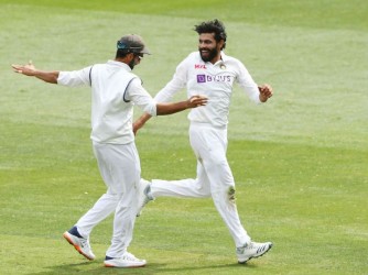 India favourites to win after Australias fall on Day 3