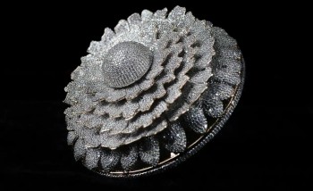 Indian Jeweller Sets World Record For Designing Floral-Shaped Ring with 12,638 Diamonds