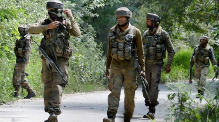 J&K: श्रीनगर के बाहरी इलाके में एनकाउंटर में एक आतंकी ढेर, मंगलवार शाम से चल रहा ऑपरेशन J&K: श्रीनगर के बाहरी इलाके में एनकाउंटर में एक आतंकी ढेर, मंगलवार शाम से चल रहा ऑपरेशन